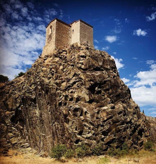 Studio Au Charme Medieval Ла-Ґард Екстер'єр фото